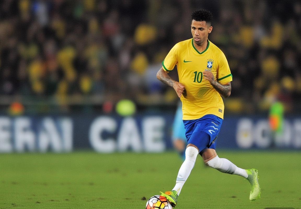 巴西国际VS博塔：激情对决战术解析与精彩瞬间回顾(图2)